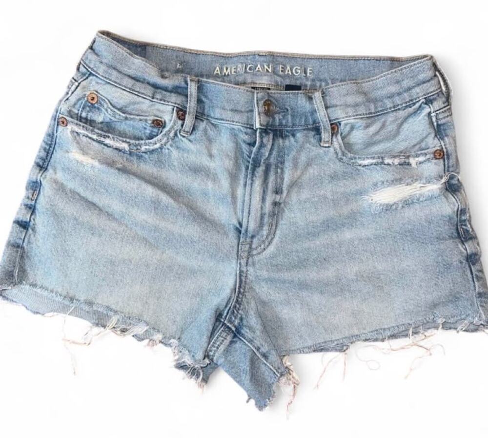 Women's American Eagle Distressed Denim Shorts size 4